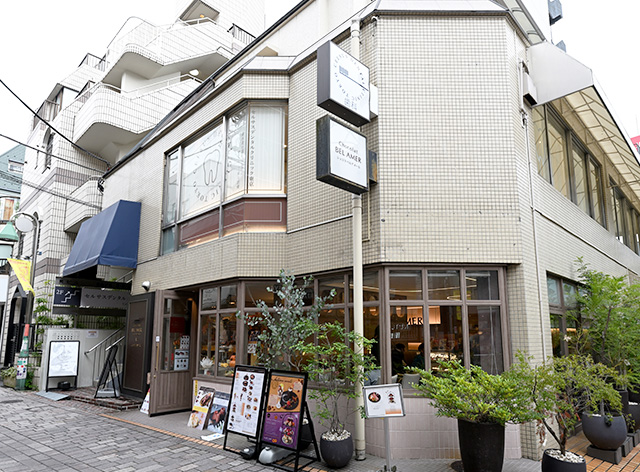 自由が丘駅から徒歩4分で通院しやすい立地WEB予約可能